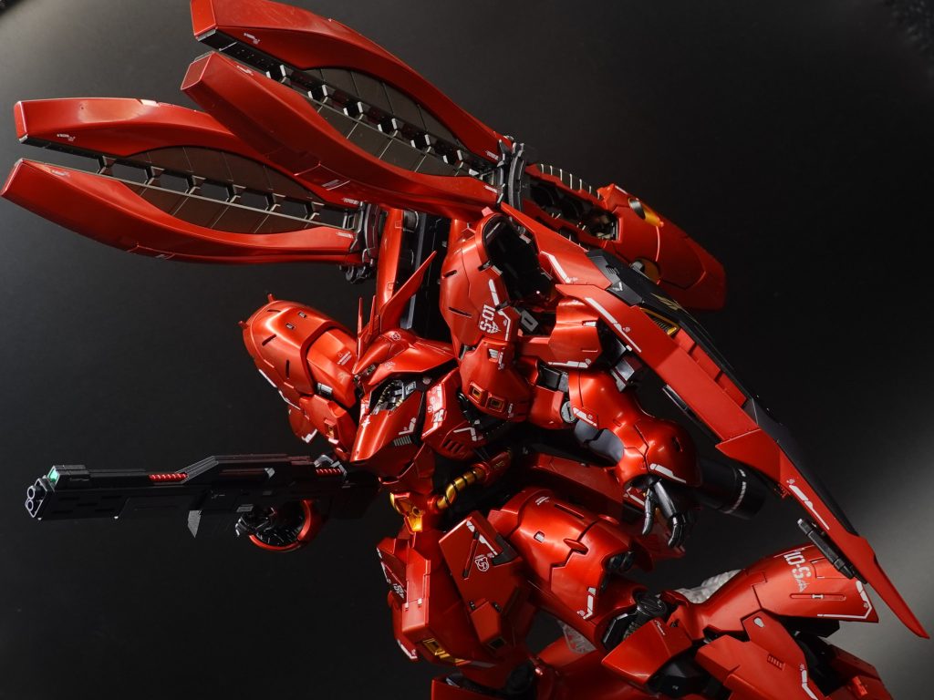 ツヤ消しといっても30%ツヤ消しに。ギラッとしたメッキ感は残しつつマットに…この質感と色合いが難しく、パーツによっては3回ドボンしました。つらかった…