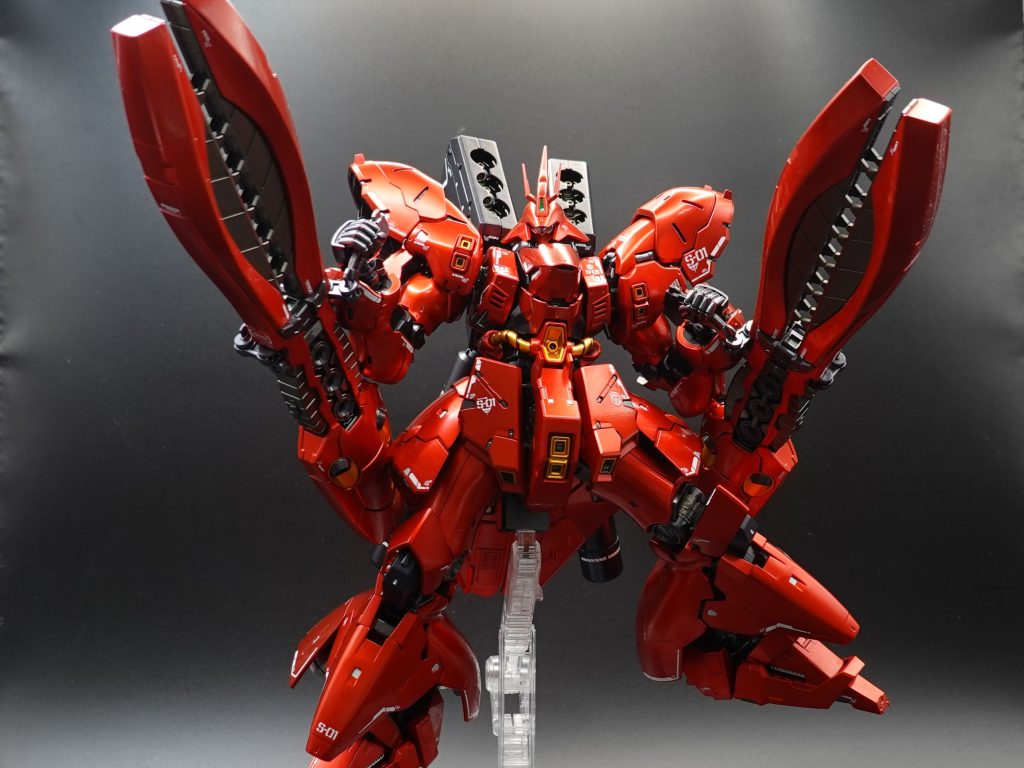 ダブルホーンファンネル(明太子?)はとにかくデカいです。自立もなんとかできますが非常に不安。スタンド必須ですね。でも存在感は半端なくかっちょいいです。