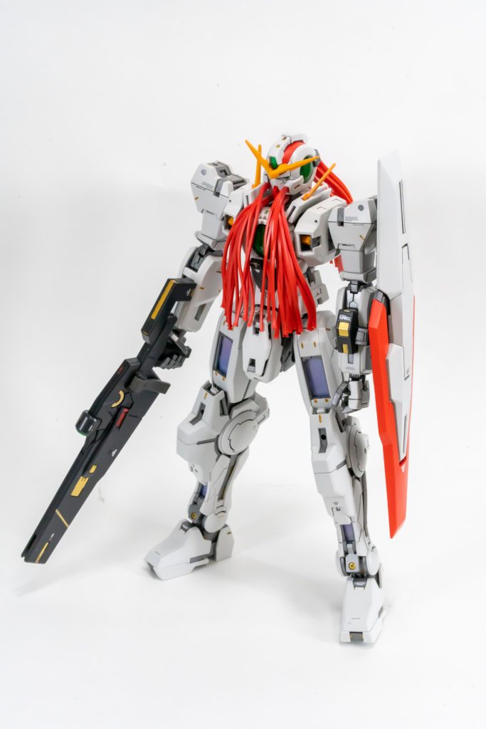 装甲を支える軸は接着していないので取り外してナドレにもなれます。