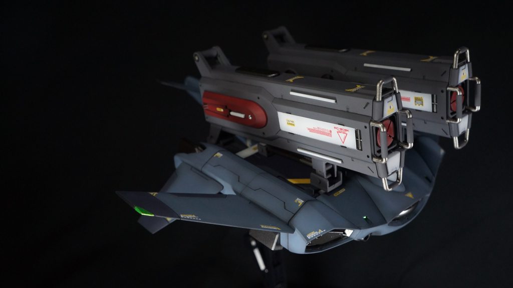 本体とマルチランチャーパックにはスジボリ等のディテール追加しております。