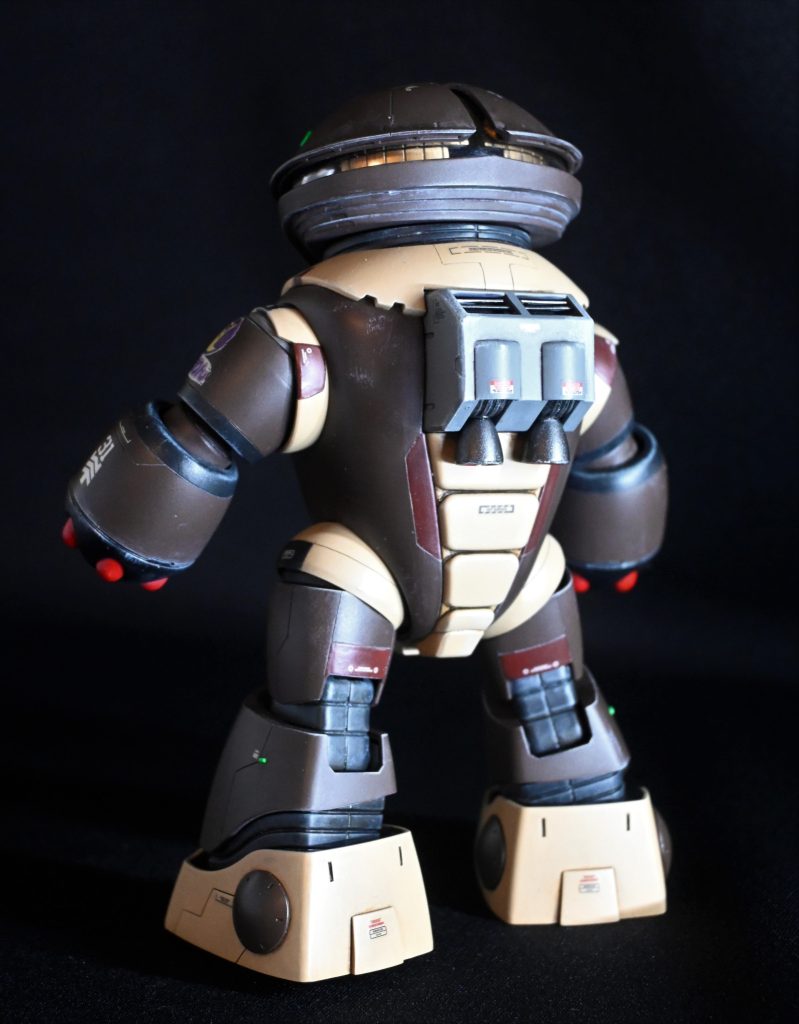 フレームは素材ABSだったので接合線は消さずに段落ちモールドにしてみました。