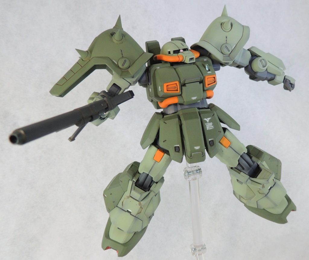 動力パイプの色はゼータ登場時の赤系にするかA.O.Zの設定画にあるオレンジ系にするか悩んだ挙句、設定画を尊重することにしました。