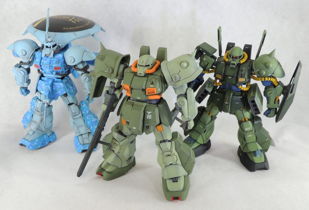 過去作と並べて20年前のHGハイザックのキットと比べると、関節機構や部品分割の工夫など確実に進歩していて、組みやすい好キットです!