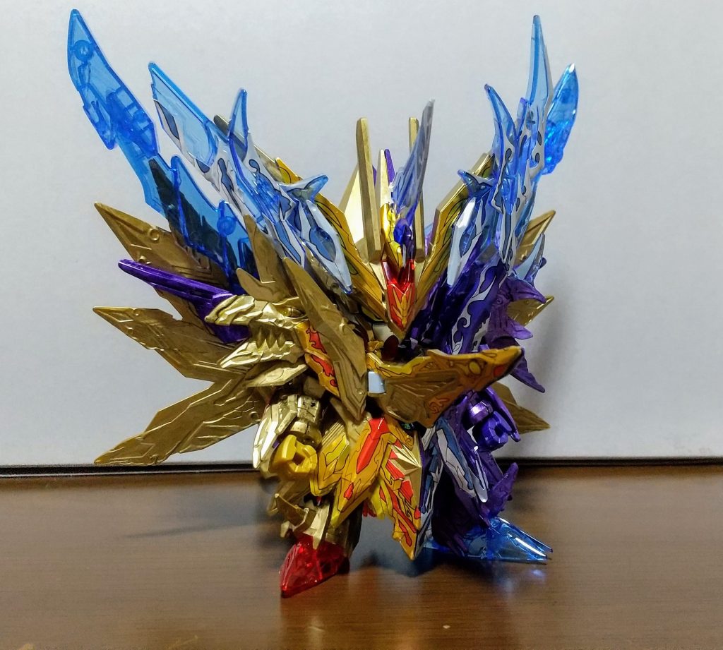 ゴールドやメタリックパープルは地道に筆塗りです。