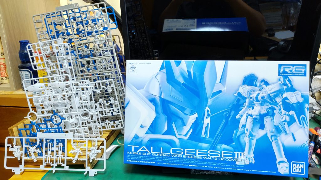 ボックスとランナー。プレバンなのでフルカラーではありませんが、レイアウトは一般製品と変わりません。立ち絵はキッとのの写真ですが。