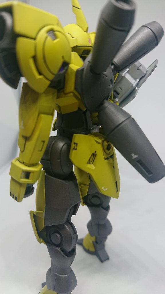 腰を中心。と、すべてはビームブレイサーをリサイクルするためのハインドリーでした。でも、少し下半身は弱めですが、なかなか拡張性の高いMSでした。改造のし甲斐がありますw以上、ご視聴有難う御座いました! 少し文章追加。