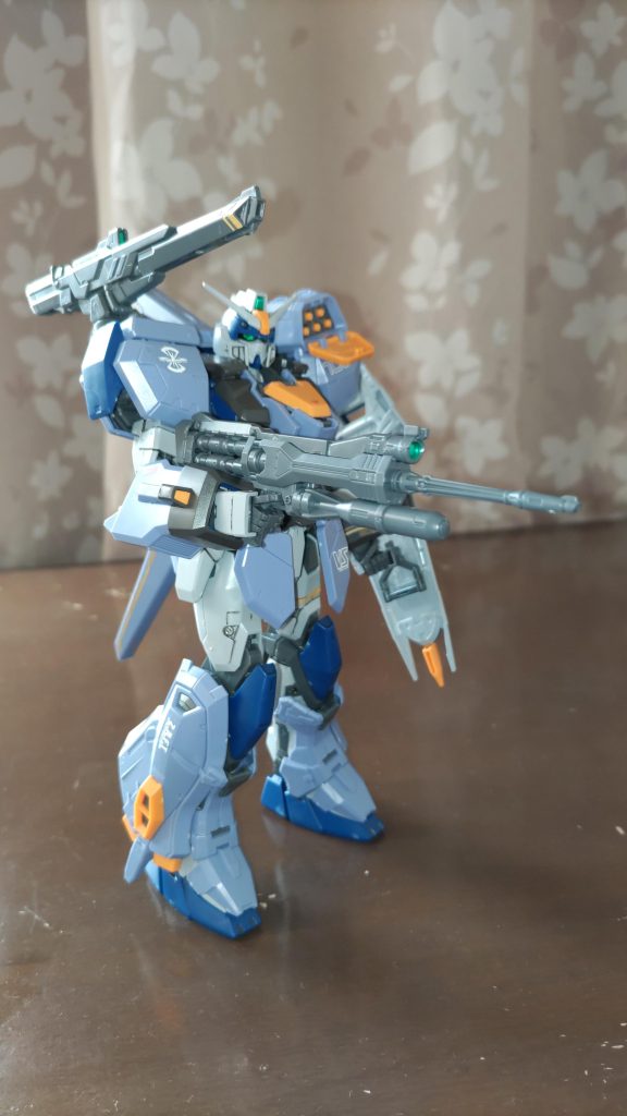 アサルトシュラウドの装備がとても良いです。