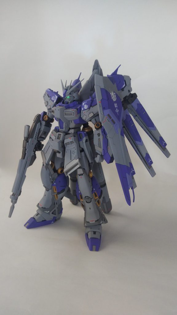 ポーズがワンパターンなのは、塗装が剥げてしまうねんね🙃