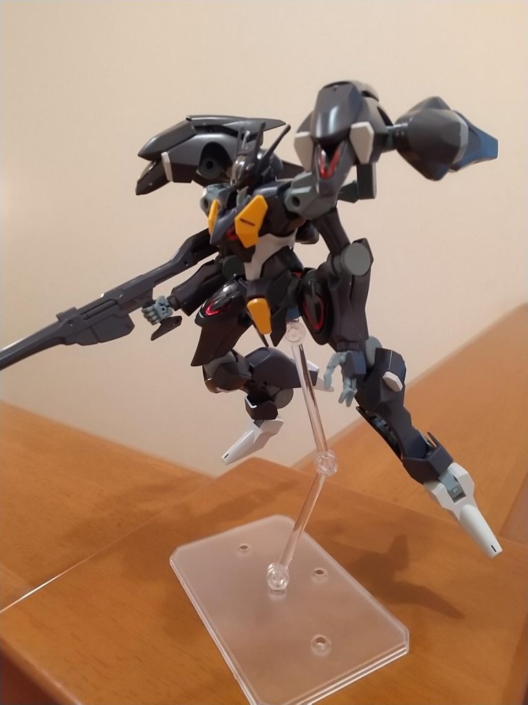 アクションをしようとしたのですが、バックパックの接続部にあまり負担かけるとポキリといきそうなのでこの辺りが限界でした。