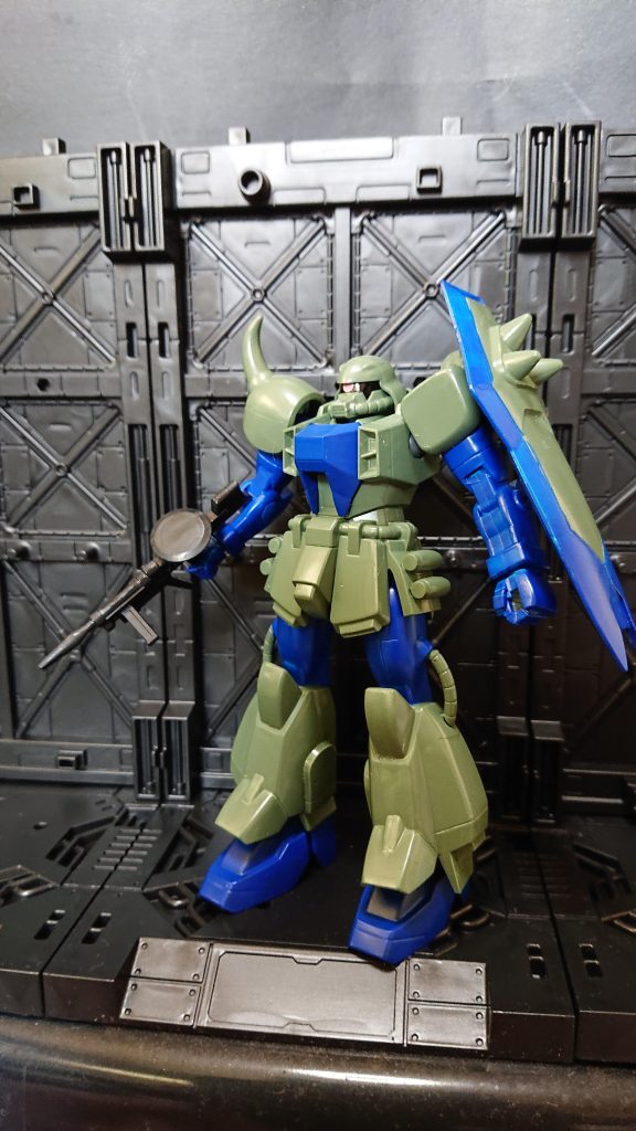 久しぶりの筆塗りなので荒らさが目立つなw