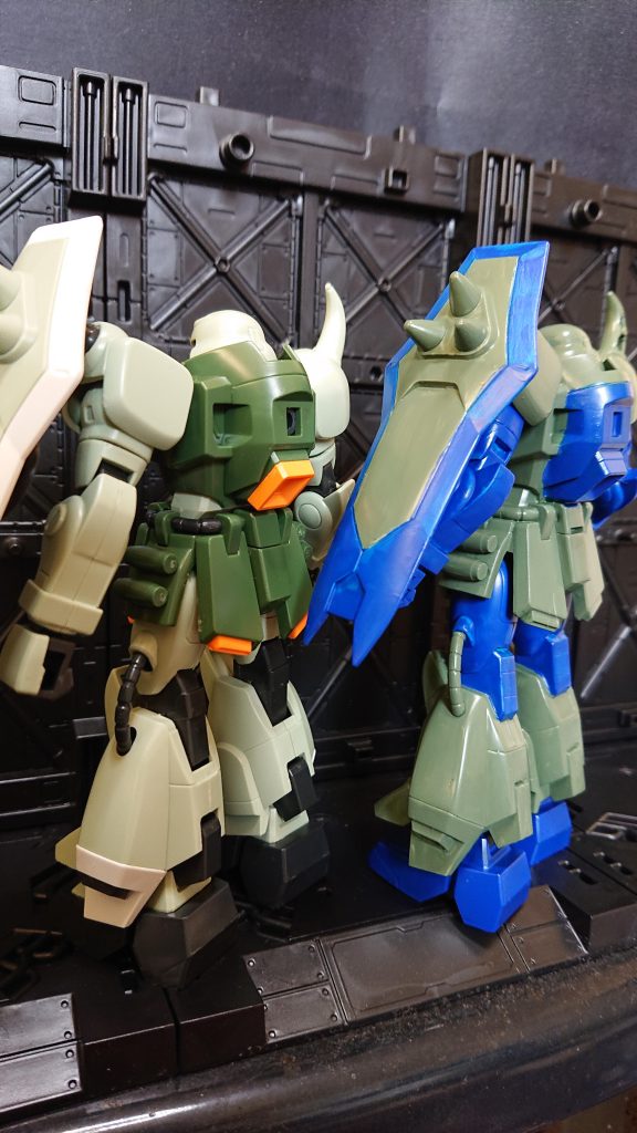 HGと遜色ないかも。でもヒジ、ヒザ動かんシールドもムラあるな…w