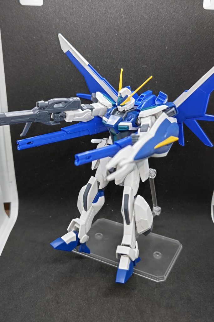 サムネのビルドブースター。元々の色合いもあり良く似合います。