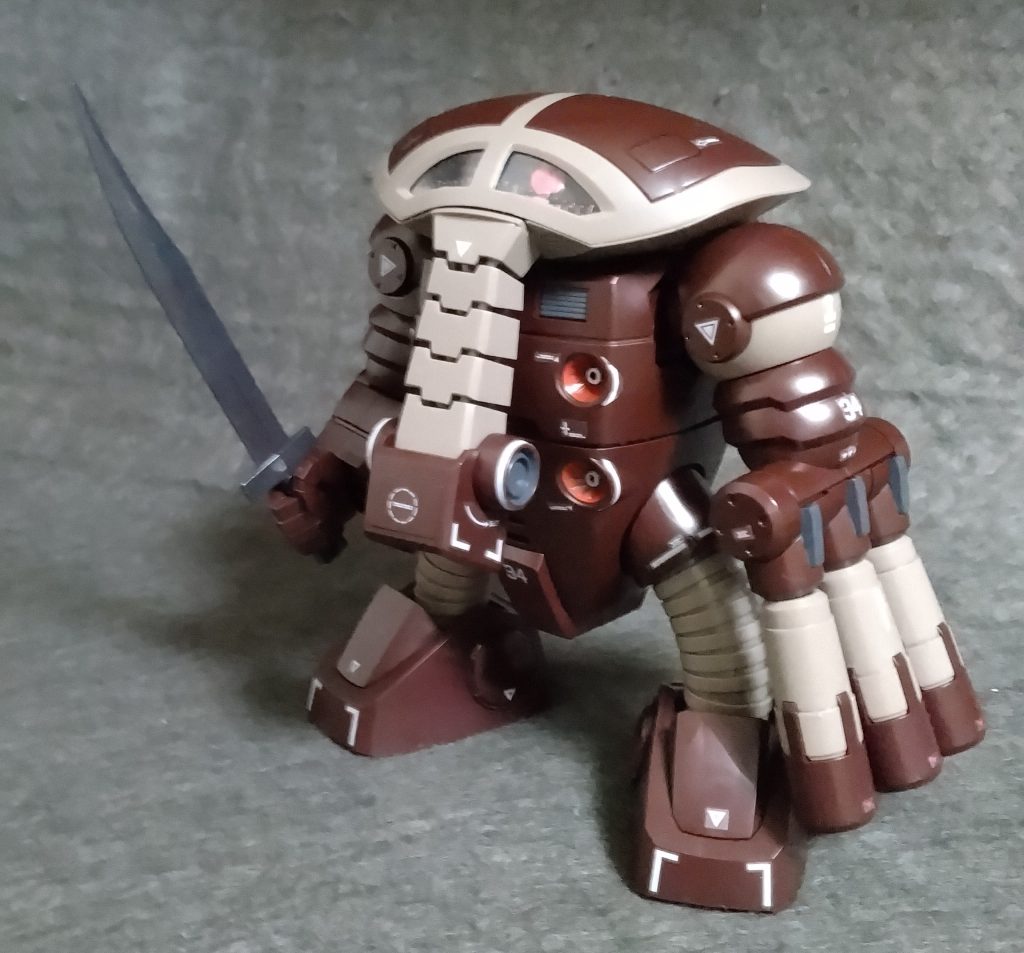 ヒート・ナイフはメタリックグレーで塗装