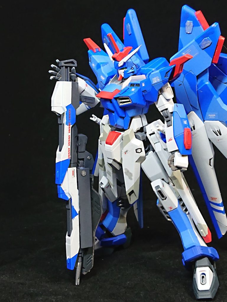 頭部：インフィニットジャスティス胴体：ストライクフリーダム肩部：ガンダムラヴファントム腕部：ストライクフリーダム腰部：ストライクフリーダム脚部：インフィニットジャスティス背部：ストライクフリーダム武器類：ストライクフリーダムミキシングの概要はこんな感じです