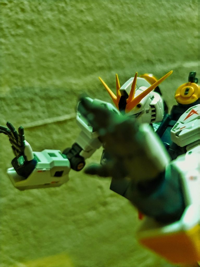 「νガンダムは伊達じゃない!」