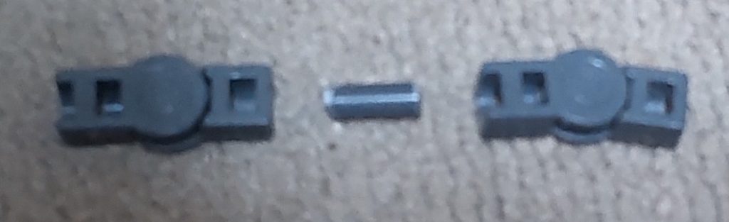 胴体の内部をくり抜き、ボールデンアームアームズとランナーの切れ端を組み合わせたジョイントを埋め込みました接着してしまったので中身の画像はありませんが、入れたものはもう少し切って削って幅詰めしてます