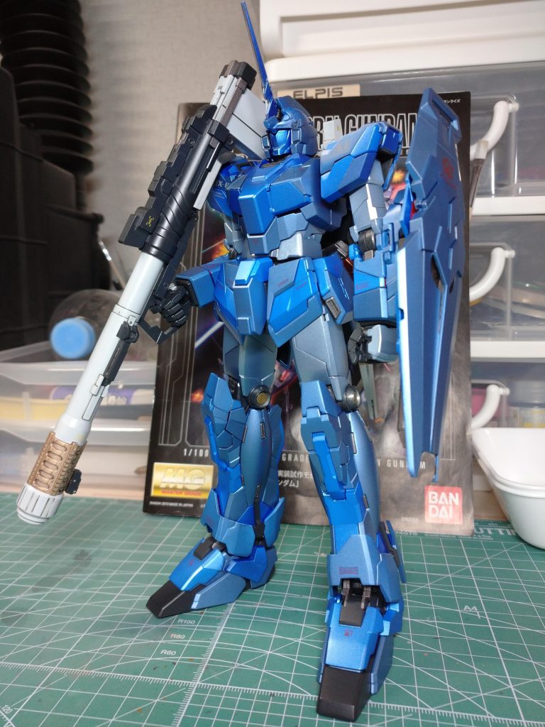 外装は３色くらいのブルー系のメタリックで塗り分けました単調な印象にならないように配色したけど、もうちょい差し色でなんか足せばよかったかも