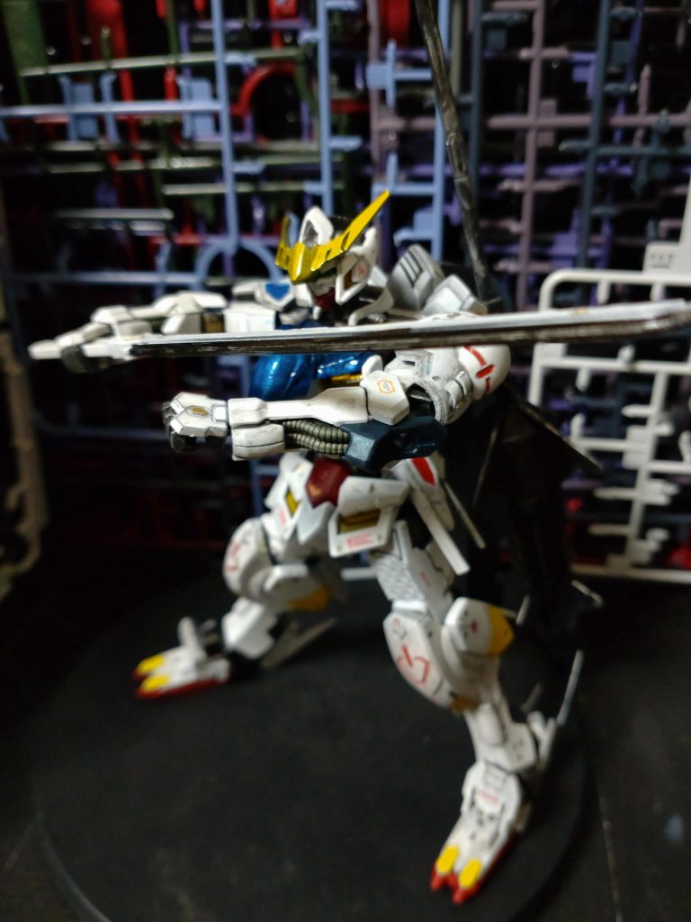 艶消し部分全体にドライブラシで墨入れ以外も強調させてはみたが…汚しっぽくなってしまった…