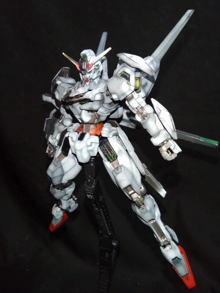 今回は白が一色で寂しかったのでグレーを部分で足してみました