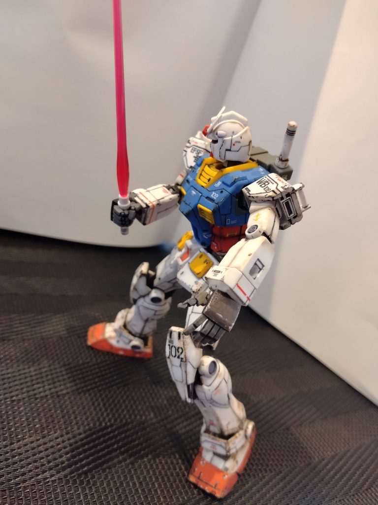 RX-78はサーベルも様になります!