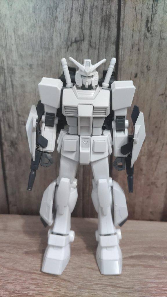 全高18メートル　重量80トン　　　　　　　　　　　ガンダム追加装備プランの一号機