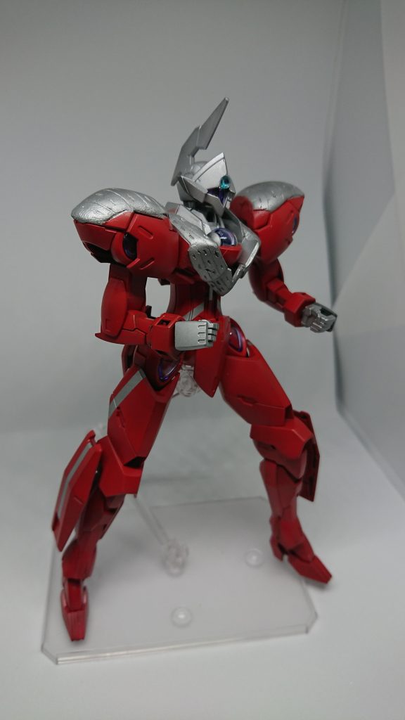 地球防衛軍に所属しているシャディク隊員。実は彼がかのミカエリスセブンであり、不思議なマスクをつけるとミカエリスセブンに変身し、地球と宇宙の平和を狙う悪の敵と日々戦いを繰り広げる壮大な物語である！