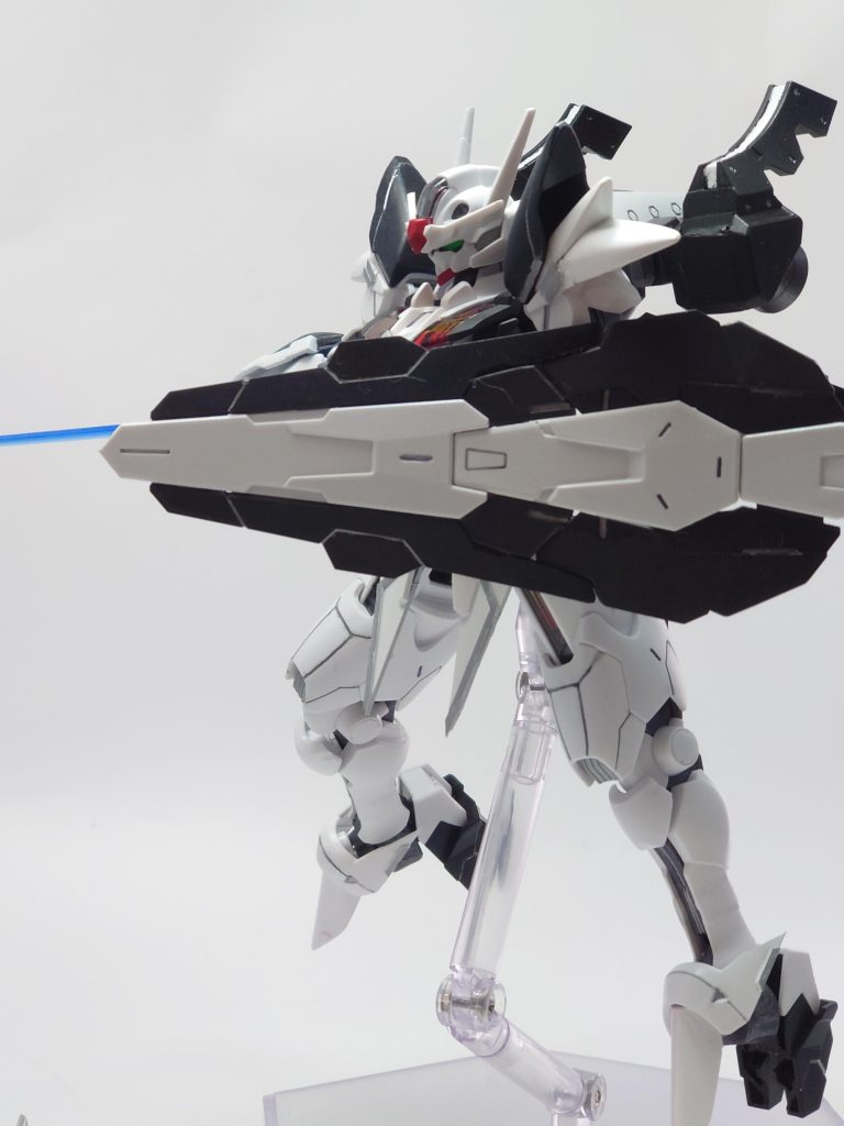 パーツを組み替えたらだけなので、もちろんシールドにもできます。エアリアル本来のものは、キャリバーンに使用しよう思っていたのですが、どうやら最初からエアリアル改修型のがついているようなので、他の使用します。