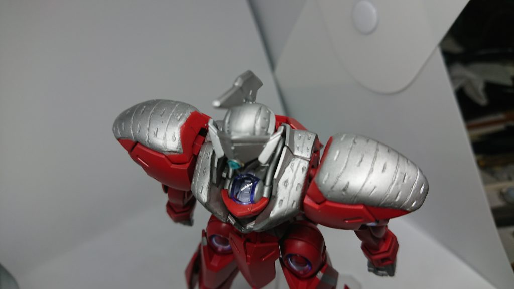 線はフリーハンドですｗめっちゃ歪んでますｗ何気に頭もほうもやりましたがぱっとしませんでした。以上が、今回のネタ機体でした。って、投稿した今日が最終回なのにこんなのあげていいのか戦々恐々としてます。思い出を壊しちゃったら非常に申し訳ございません(；´Д｀)しかし、どんな結末を迎えるのか。ただどんな結末であろうと見届けなくてはいけない。そして、スレッタさんやミオリネさん達には元ネタシリーズのAさんの台詞「優しさを失わないでくれ。 弱い者をいたわり、互いに助け合い、 どこの国の人達とも友達 になろうとする気持ちを失わないでくれ。たとえその気持ちが何百回裏切られようと。 それが私の最後の願いだ」この言葉を贈りたいです。ご視聴ありがとうございました&お目汚し失礼しました。  それはそうと、エポパテ、かなり余ったからどうやって消費しようかなぁ…