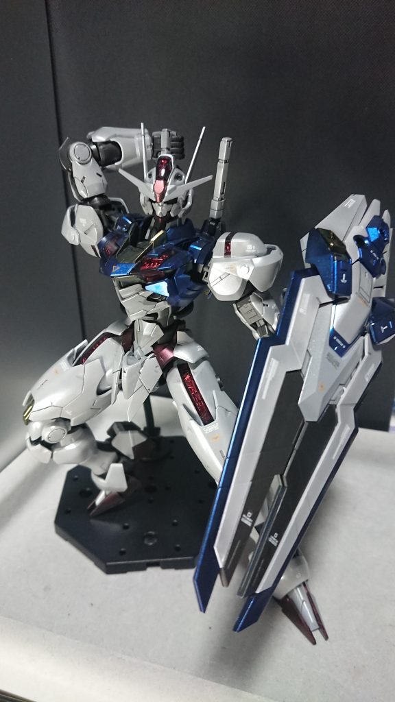 この可動域は、さすがフルメカニクスです。