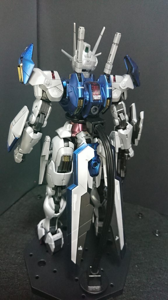 後ろ。なお、台座は１００均にて最近発売されたベースです。これにも対応してます。