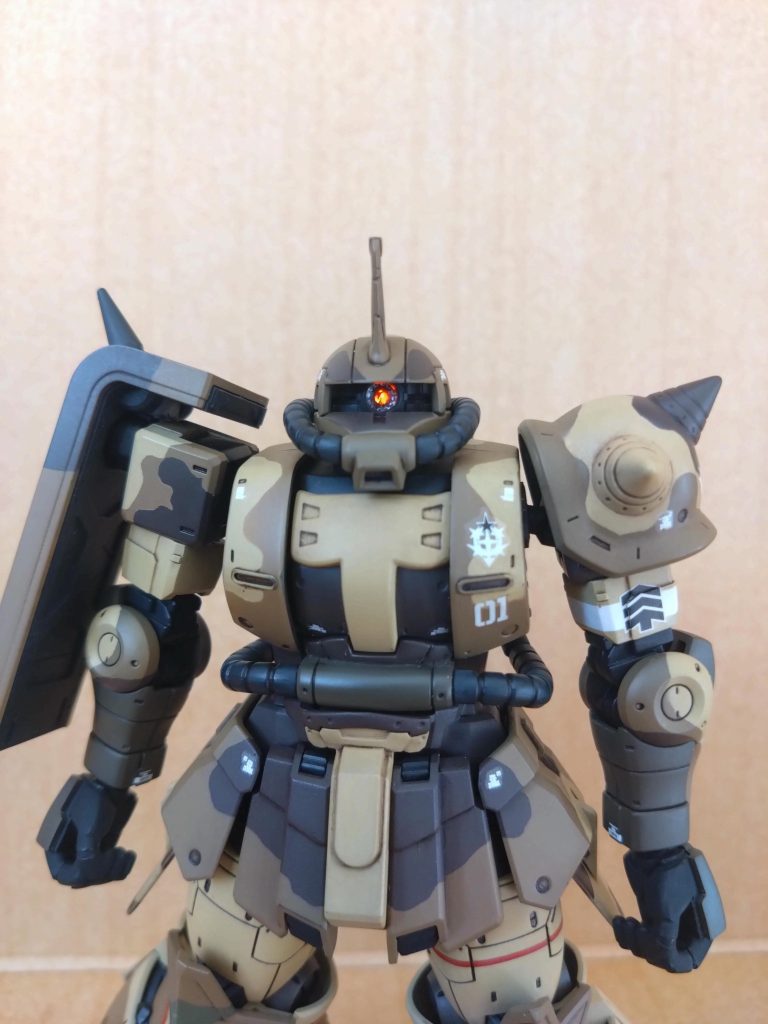 汚し塗装は控えめに…というか迷彩塗装で疲れたので、面倒になってしまいました。