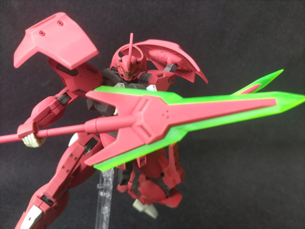 ジャベリンのビームエフェクトは先端を尖らせつつ全体をやすりで擦ってぼやけた感じに。あんまり変わってない気もしますが、クリアパーツはコンパウンドで磨いてます。