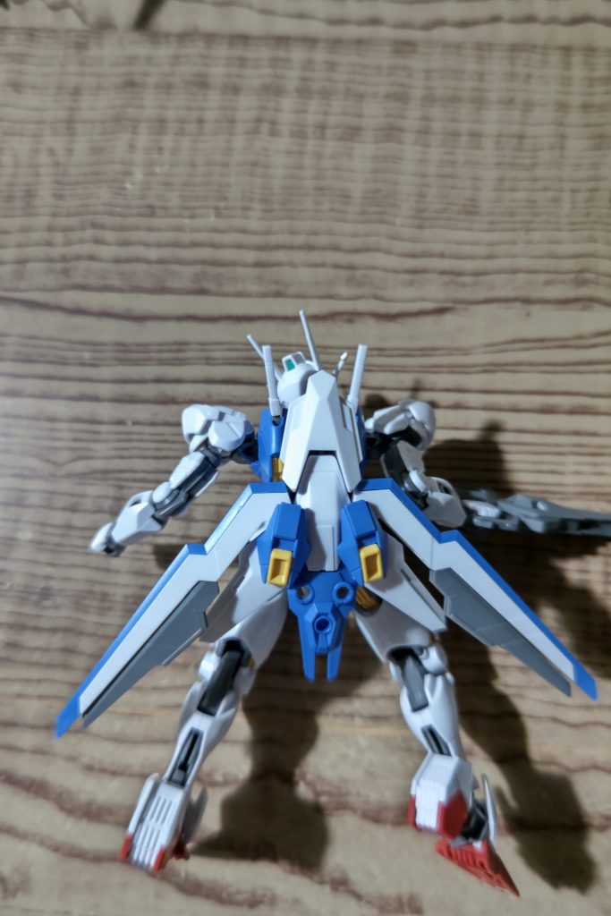 翼の開閉も少しだけ可能？