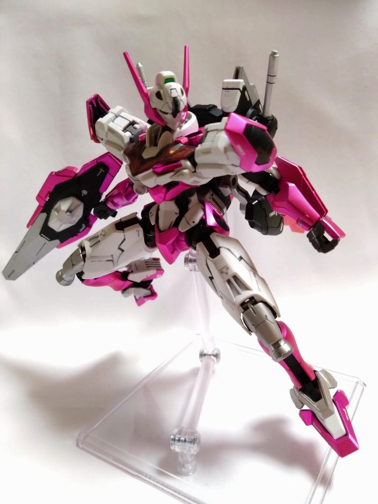 ガンダムマーカーメタリックを初使用。ムラが酷いなぁ…自然乾燥でやたら時間が掛かりました。