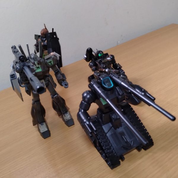 黒きMS特殊部隊　前進！