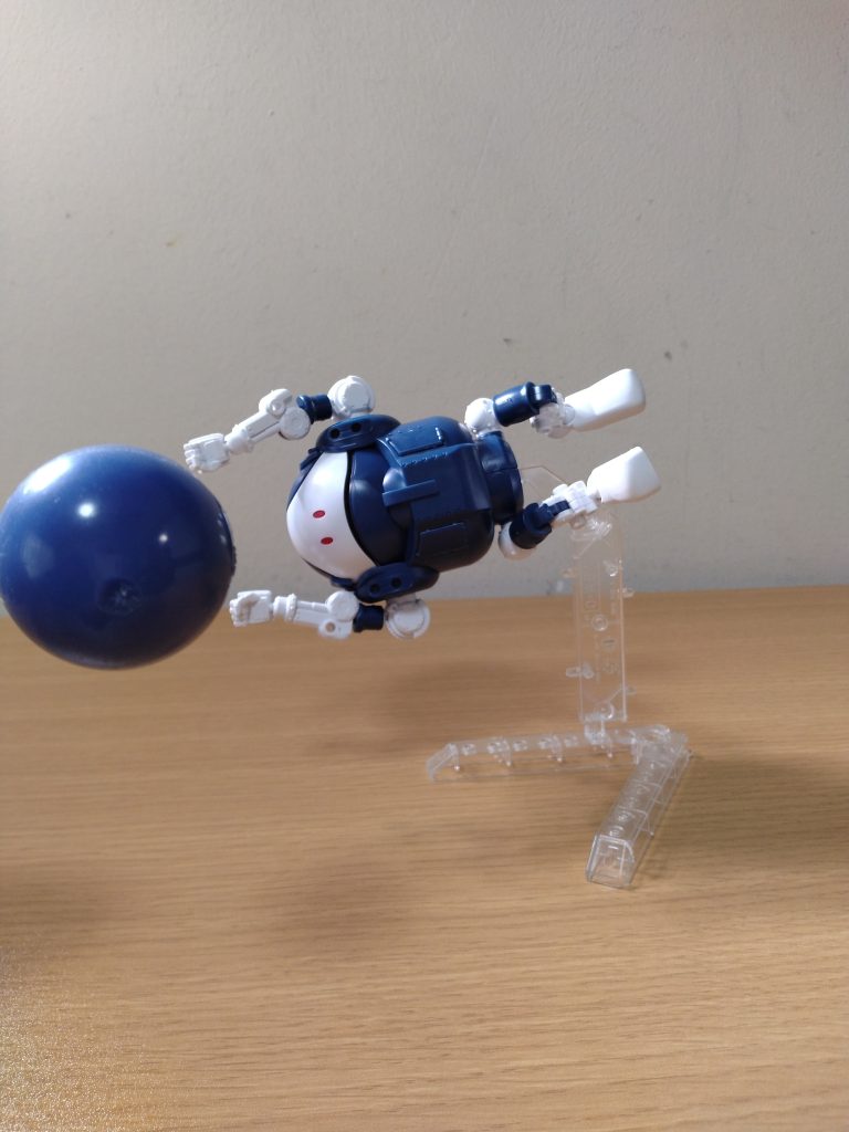 サッカーのキーパーポーズのハロです。