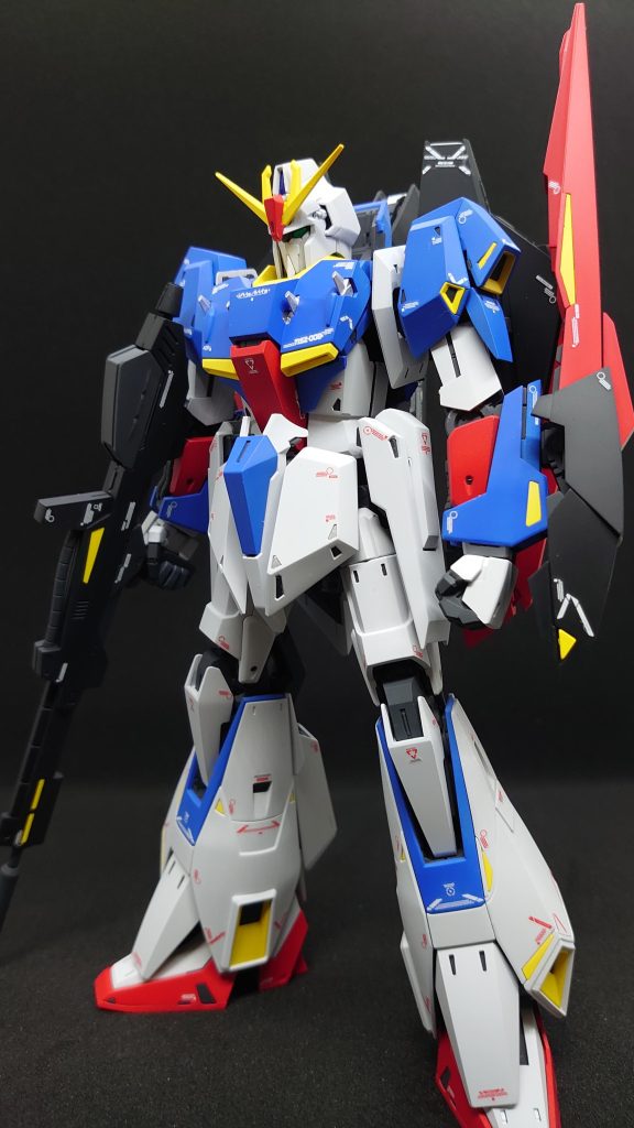 大量の付属水転写デカールを説明書に従って張り、最後は艶消しで仕上げました。