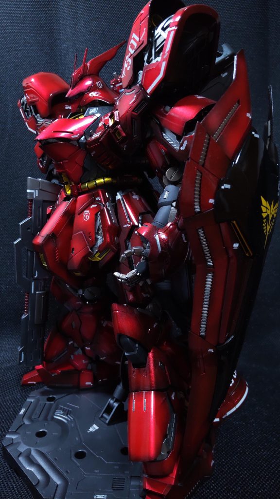 外装は艶あり、内部フレームは艶なしにしています。