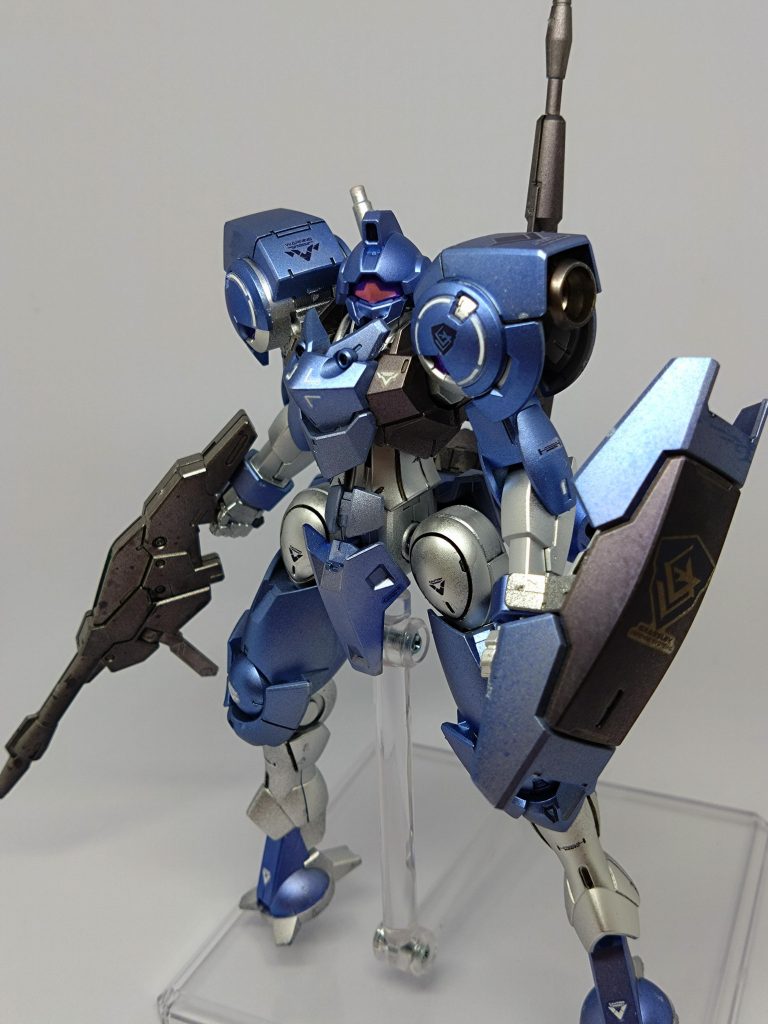 全体を涼し気なカラーで合わせました。ただ、実は仕上げの艶消しで盛大に失敗しました。写真では余り見えないように隠してます…