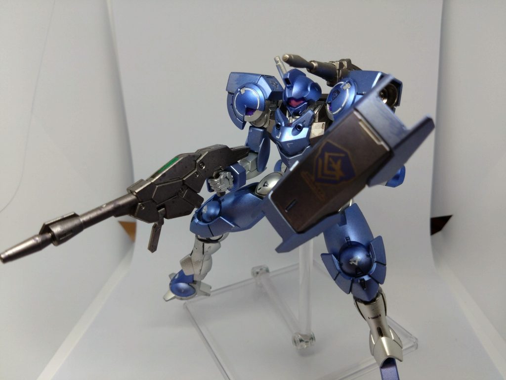 量産型らしいシンプルな装備ですが好きです。無印ハインドリーと悩んでシュトルムにしました。