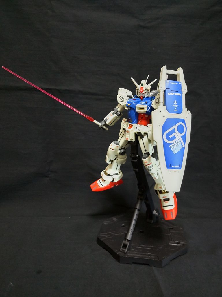 ビームサーベル抜刀。