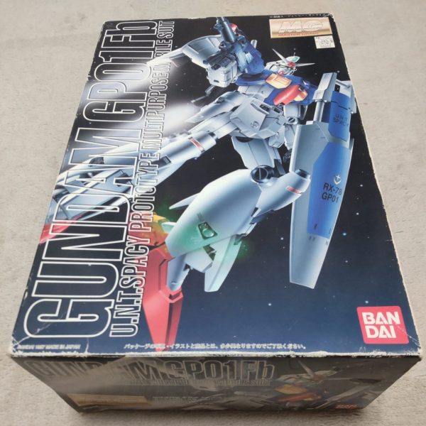 MG GP01-fb箱痛みあり、良心的な値段で譲って頂きました。この頃のMGの説明書の情報量凄いです。コアファイターから作るか？いつも通り下半身から作るか？   （1枚目）