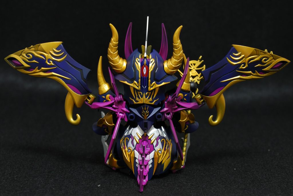 角は頑張ってパテで穴埋めしましたが、結構凸凹残ってます。難しい。。。