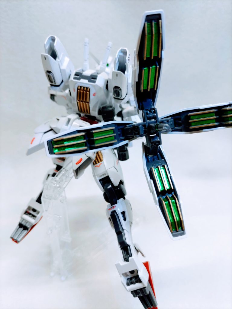 ライフル裏の緑のシール貼りはなかなかの苦行でした。