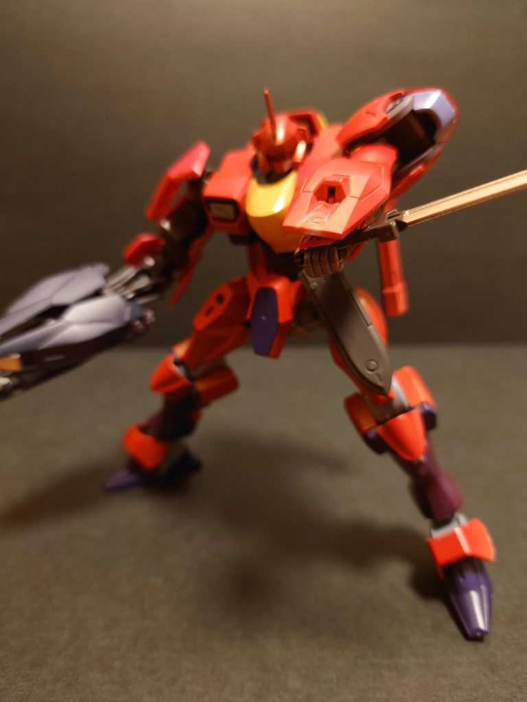 ザウォートの両腕をミカエリスのものに差し替え、右腕にはグリムゲルデの足を使用し異型感を出してます。左右で腕の長さが違うのいいですよね……。ナイフはガーンズバックから持ってきました。