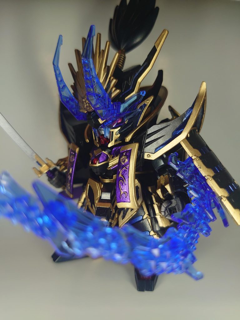 ダークマスクは迫力があってカッコいい反面、目が分かりにくいのが残念です