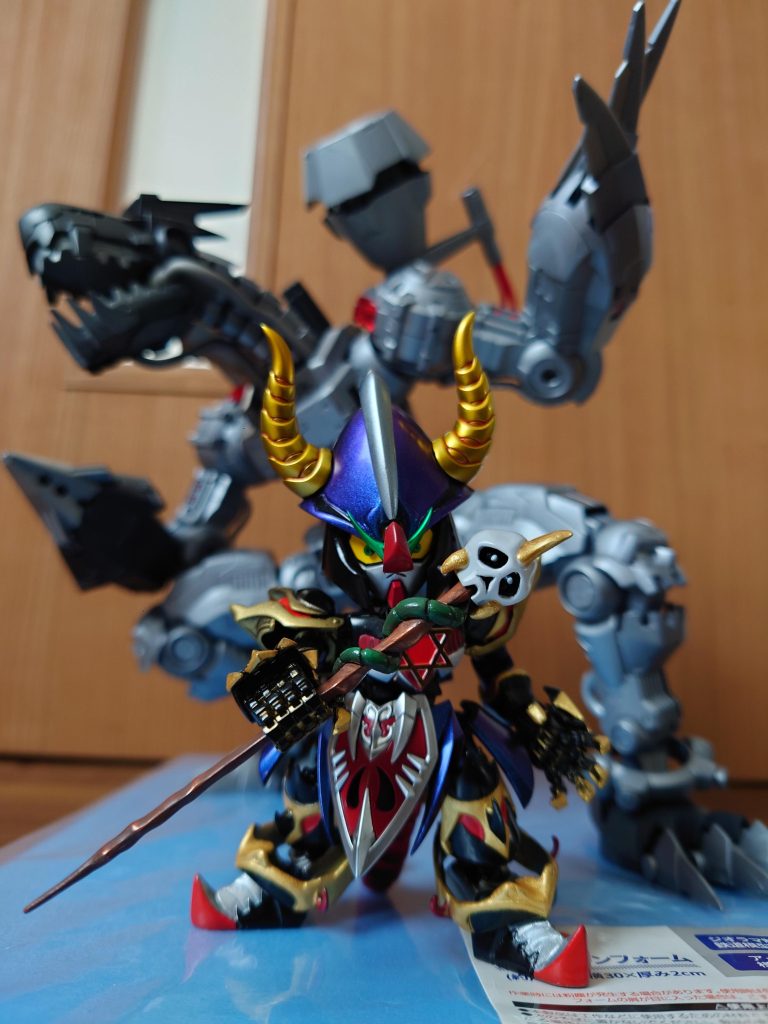 最初の相棒予定。ムゲンドラモン。ナイトガンダム&デュークモンVSサタンガンダム&ムゲンドラモンの構図でジオラマ作る予定だったが、ジオラマと言うにはあまりにも大きすぎた。大きくぶ厚く、重く、そして大雑把すぎた。そのうち作りたい。総評改造やギミックを考えている時がいちばん楽しい!ヤスリがけしている時が一番辛い(腕が)ファレホは塗り直しが簡単だからとても使い勝手がいい塗料だ。偏光カラーはスペースダストを使用したがめちゃくちゃ綺麗だなぁ。以上。ここまで読んでくれた方見てくれた方とても感謝の気持ちでいっぱいです。初投稿ということもあり色々稚拙な部分もあると思いますがこれからはTwitterだけではなくここにも投稿していきたいと思っていますのでどうかよろしくお願いいたします。コンテスト入賞できるかなぁー?不安だ。できることはやった。あとは応援よろしくお願いします!