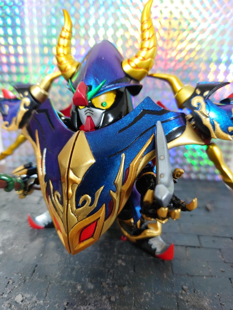 トサカは磁石でくっつく。ついでに磁石の目を動かすにも使える。