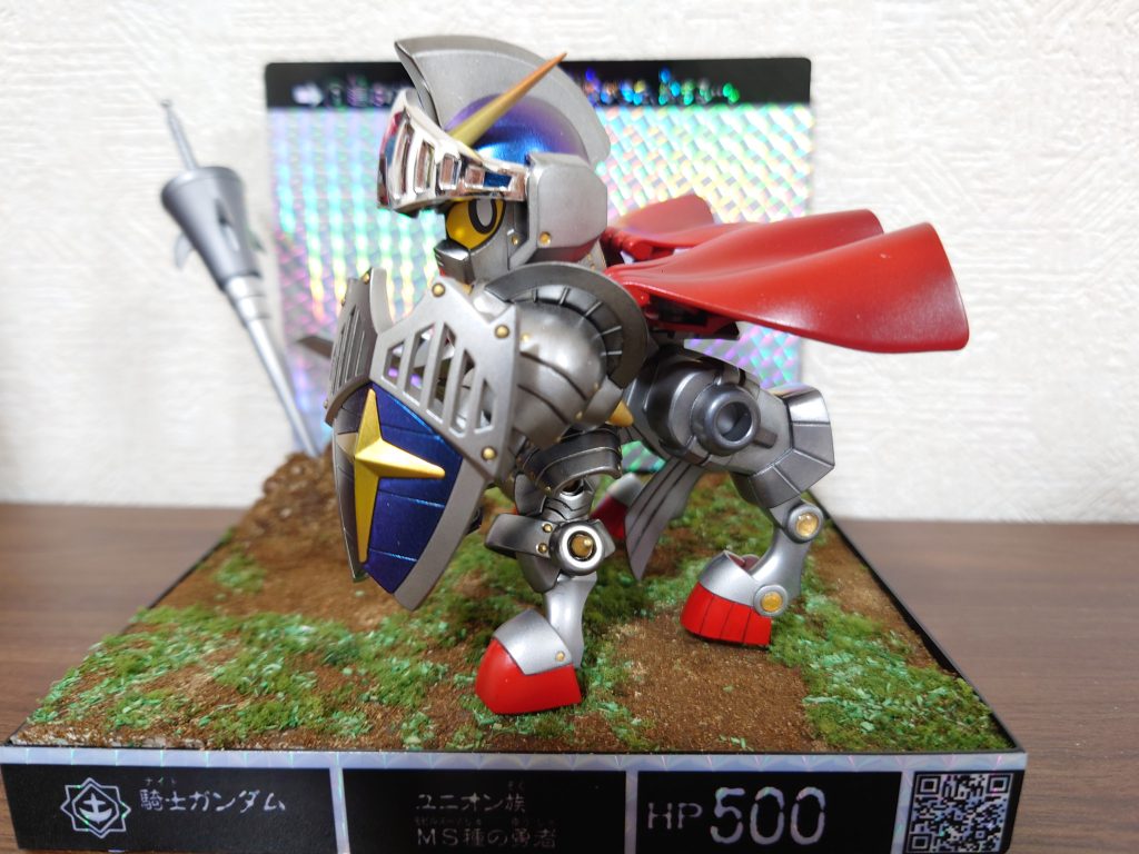 顔は表情を替えられるように、マスク部分を外すだけで変更できるように作成してます。角はグラデ塗装、シュッと曲がってます。