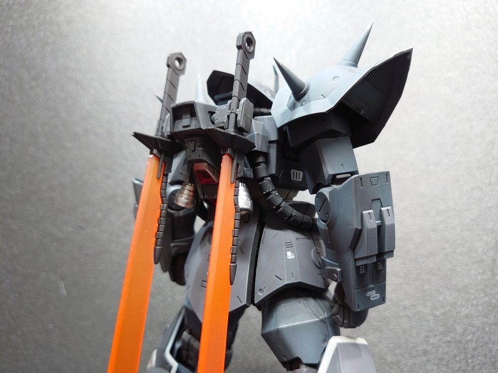 ヒートサーベルは蛍光レッドやプレミアムパールでグラデーション塗装しました。